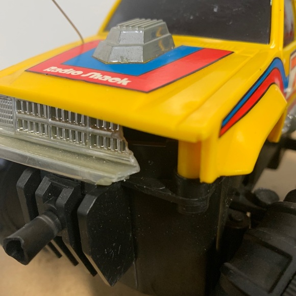 VINTAGE 4x4 OFF ROADER RADIO SHACk( NO REMOTE). - Picture 9 of 11